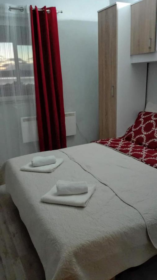 Apartmani Zoran Bilic โพรไมนา ภายนอก รูปภาพ