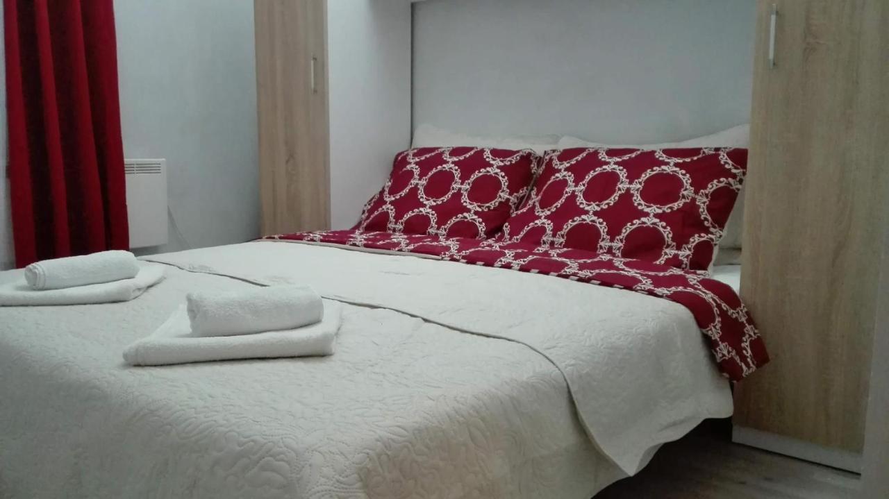 Apartmani Zoran Bilic โพรไมนา ภายนอก รูปภาพ