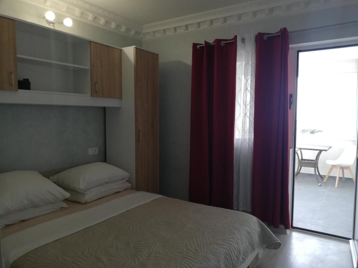 Apartmani Zoran Bilic โพรไมนา ภายนอก รูปภาพ