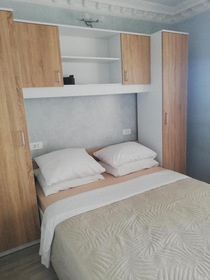 Apartmani Zoran Bilic โพรไมนา ภายนอก รูปภาพ