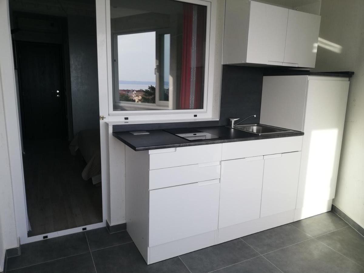 Apartmani Zoran Bilic โพรไมนา ภายนอก รูปภาพ